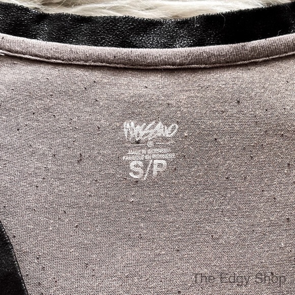 Mossimo | Faux Leather Trim Short Sleeved V-Neck T-Shirt - Picture 4 of 5